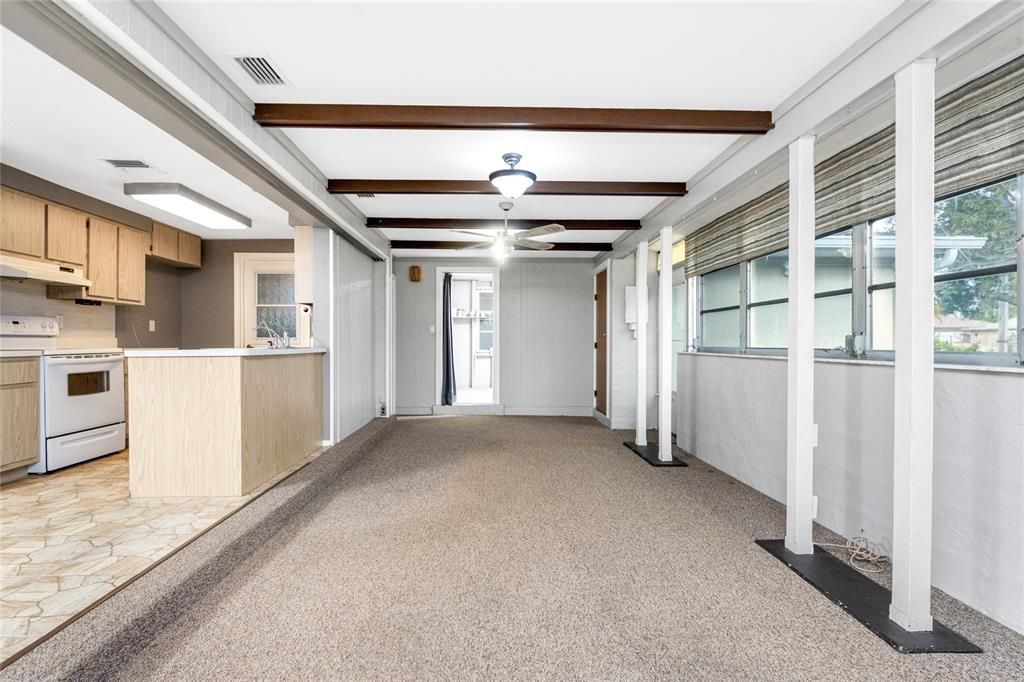 На продажу: $299,000 (3 спален, 2 ванн, 1663 Квадратных фут)