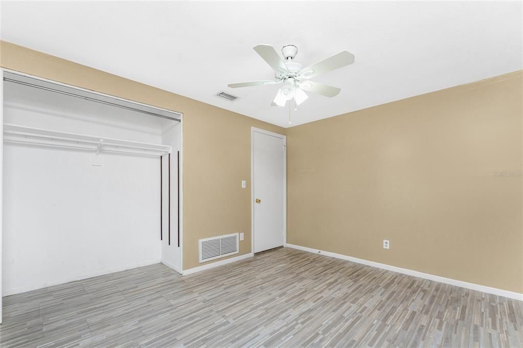 На продажу: $299,000 (3 спален, 2 ванн, 1663 Квадратных фут)