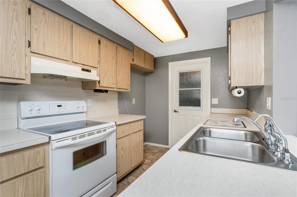 На продажу: $299,000 (3 спален, 2 ванн, 1663 Квадратных фут)