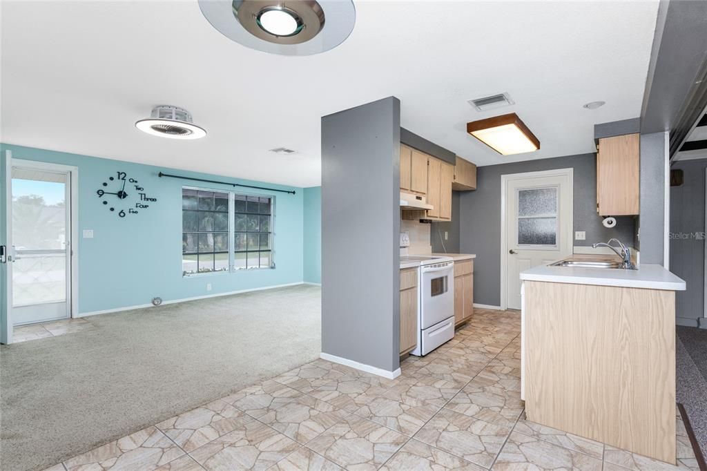 На продажу: $299,000 (3 спален, 2 ванн, 1663 Квадратных фут)