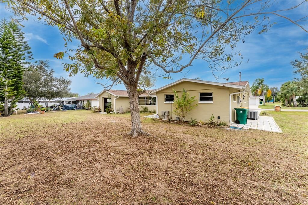 На продажу: $299,000 (3 спален, 2 ванн, 1663 Квадратных фут)