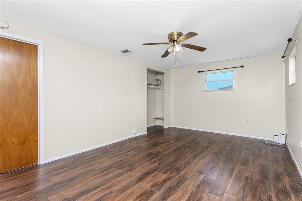 На продажу: $299,000 (3 спален, 2 ванн, 1663 Квадратных фут)