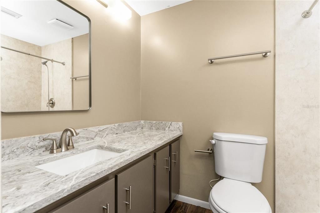 На продажу: $299,000 (3 спален, 2 ванн, 1663 Квадратных фут)