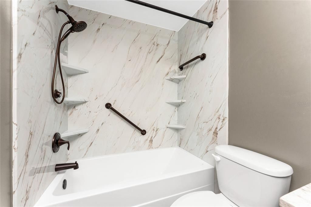 На продажу: $299,000 (3 спален, 2 ванн, 1663 Квадратных фут)