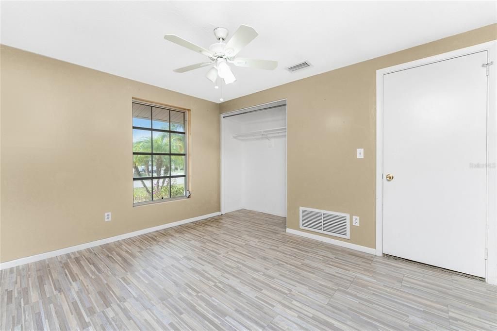 На продажу: $299,000 (3 спален, 2 ванн, 1663 Квадратных фут)