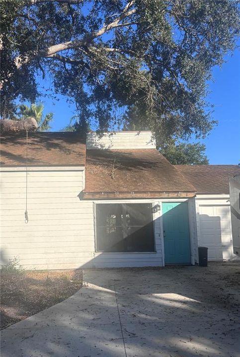 For Sale: $175,000 (2 beds, 2 baths, 928 Square Feet)