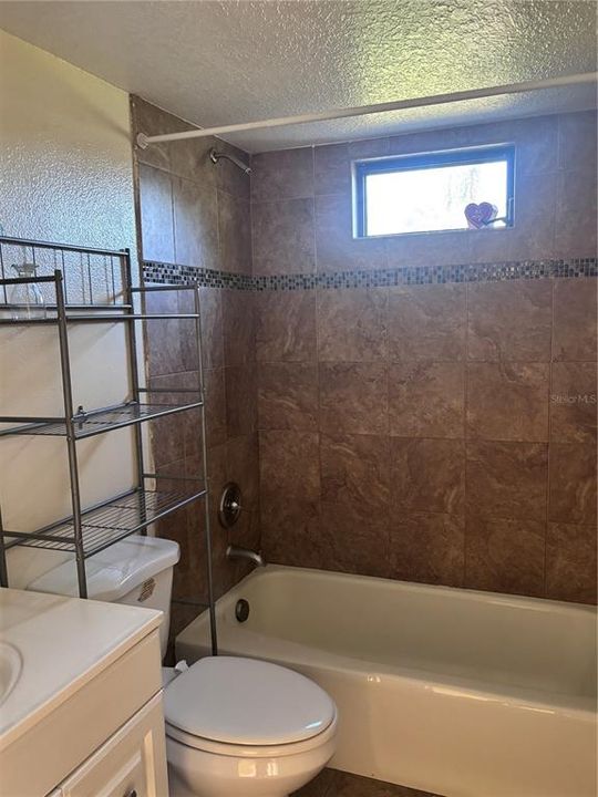 For Sale: $175,000 (2 beds, 2 baths, 928 Square Feet)