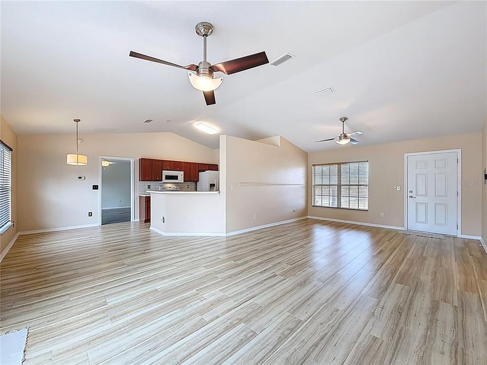 For Sale: $254,000 (3 beds, 2 baths, 1362 Square Feet)