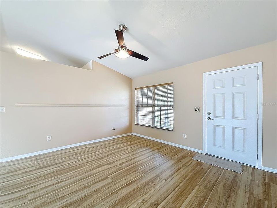 For Sale: $254,000 (3 beds, 2 baths, 1362 Square Feet)