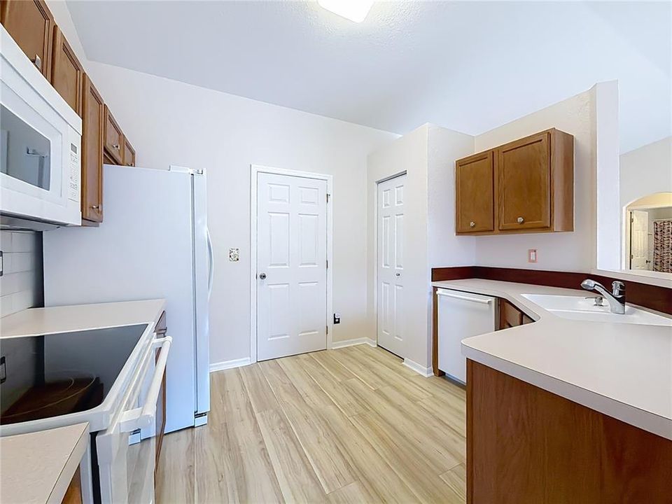 For Sale: $254,000 (3 beds, 2 baths, 1362 Square Feet)