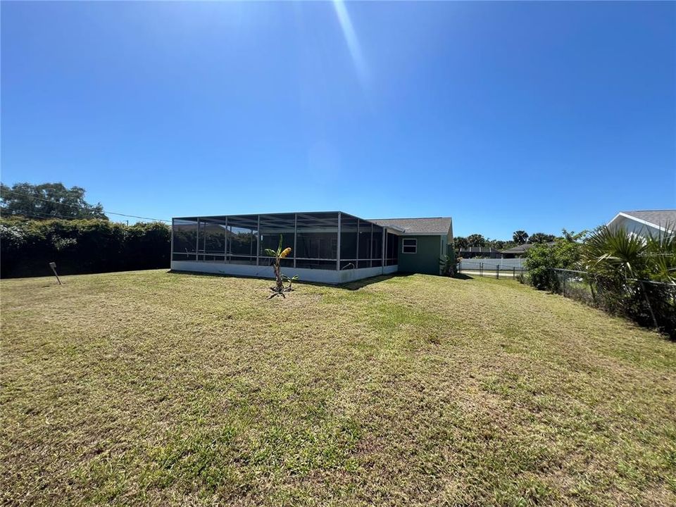 出租: $1,800 (2 贝兹, 2 浴室, 956 平方英尺)