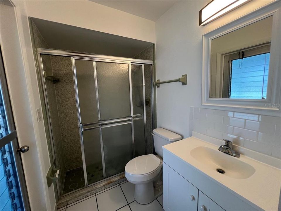 出租: $1,800 (2 贝兹, 2 浴室, 956 平方英尺)