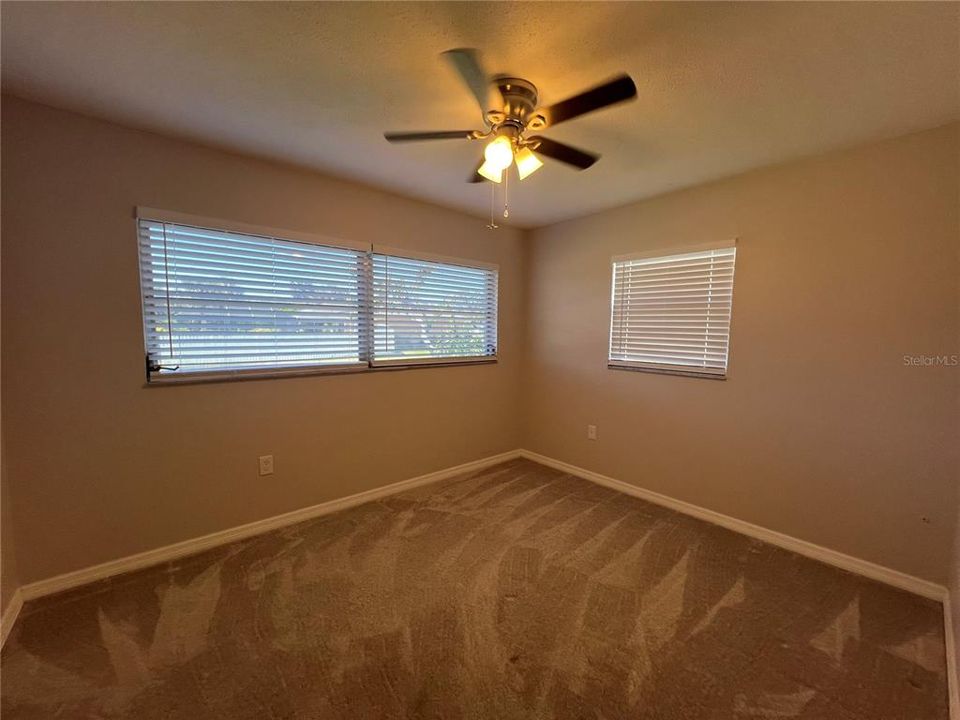 出租: $1,800 (2 贝兹, 2 浴室, 956 平方英尺)