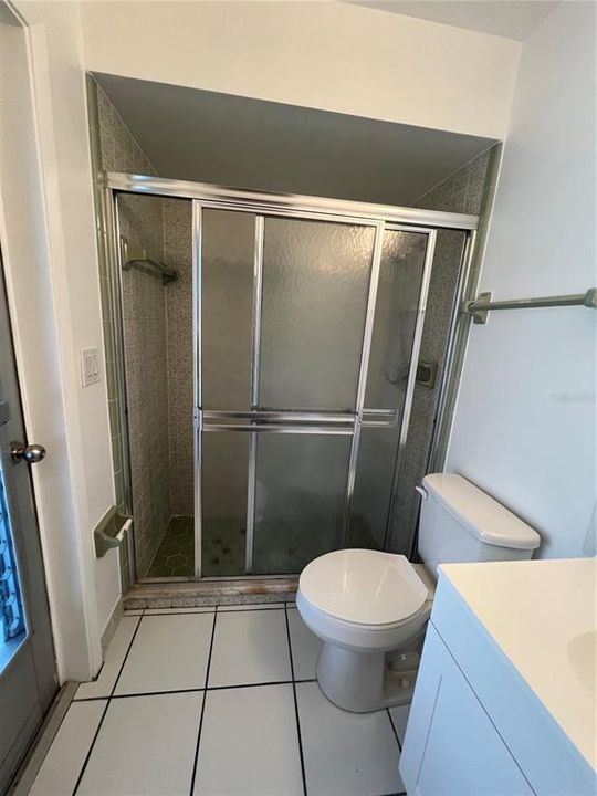 出租: $1,800 (2 贝兹, 2 浴室, 956 平方英尺)