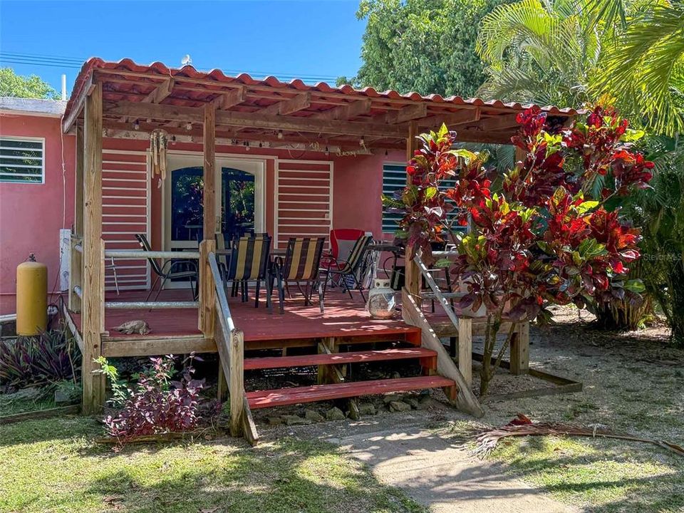 For Sale: $795,000 (4 beds, 4 baths, 1316 Square Feet)