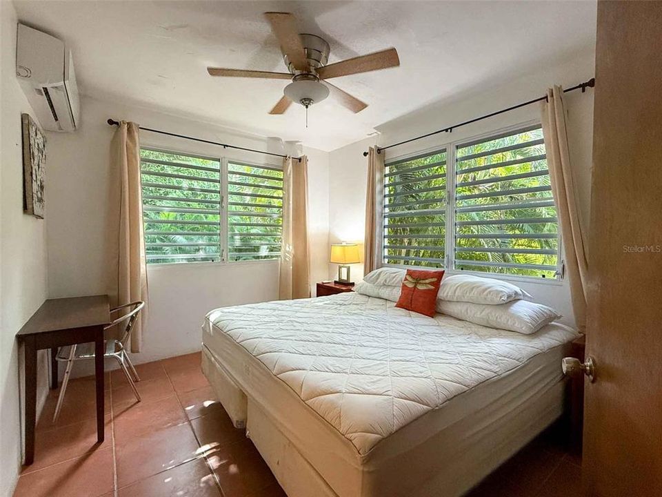 For Sale: $795,000 (4 beds, 4 baths, 1316 Square Feet)