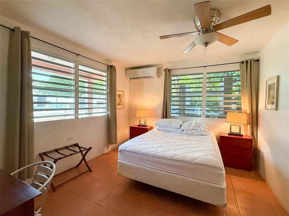 For Sale: $795,000 (4 beds, 4 baths, 1316 Square Feet)