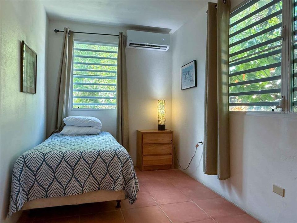 For Sale: $795,000 (4 beds, 4 baths, 1316 Square Feet)