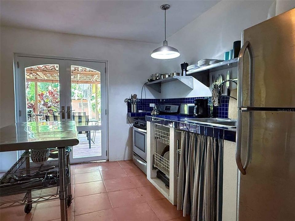 For Sale: $795,000 (4 beds, 4 baths, 1316 Square Feet)