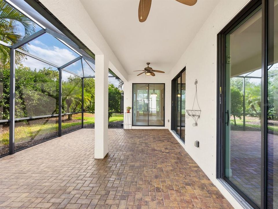 На продажу: $419,900 (2 спален, 2 ванн, 1908 Квадратных фут)