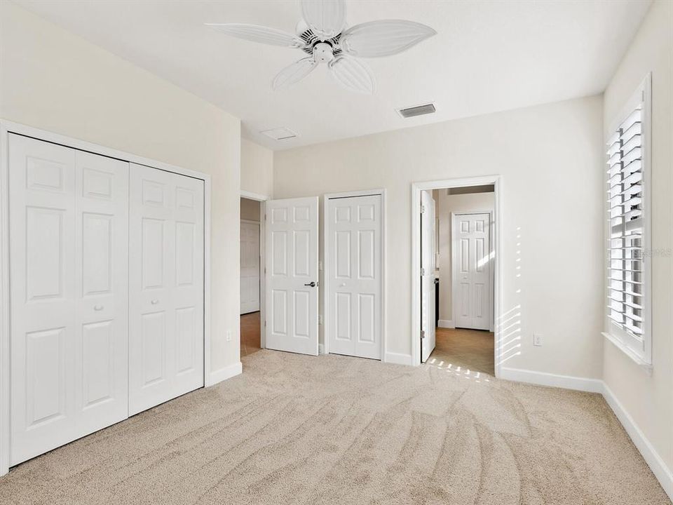 На продажу: $419,900 (2 спален, 2 ванн, 1908 Квадратных фут)