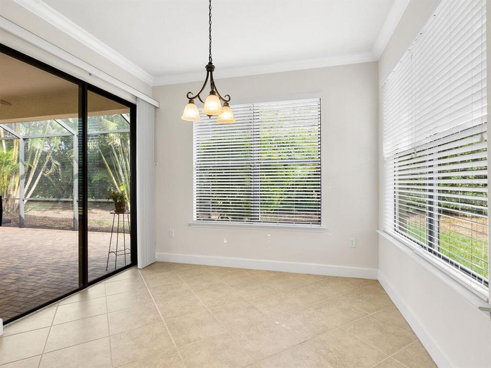 На продажу: $419,900 (2 спален, 2 ванн, 1908 Квадратных фут)