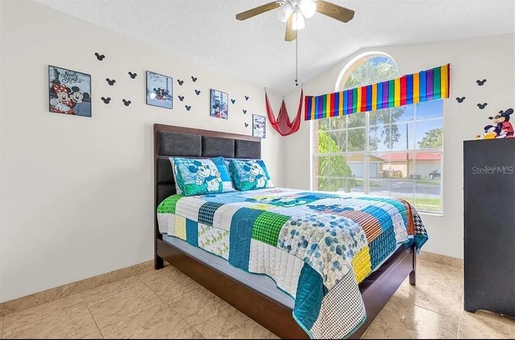 For Rent: $2,800 (3 beds, 2 baths, 1565 Square Feet)