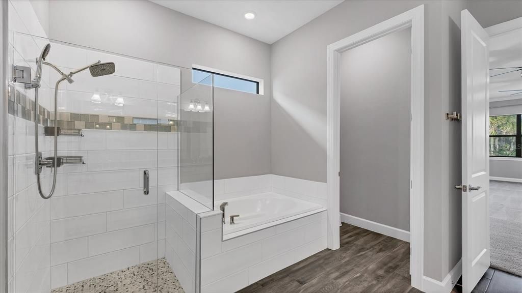 En Venta: $1,545,000 (6 camas, 5 baños, 5323 Pies cuadrados)