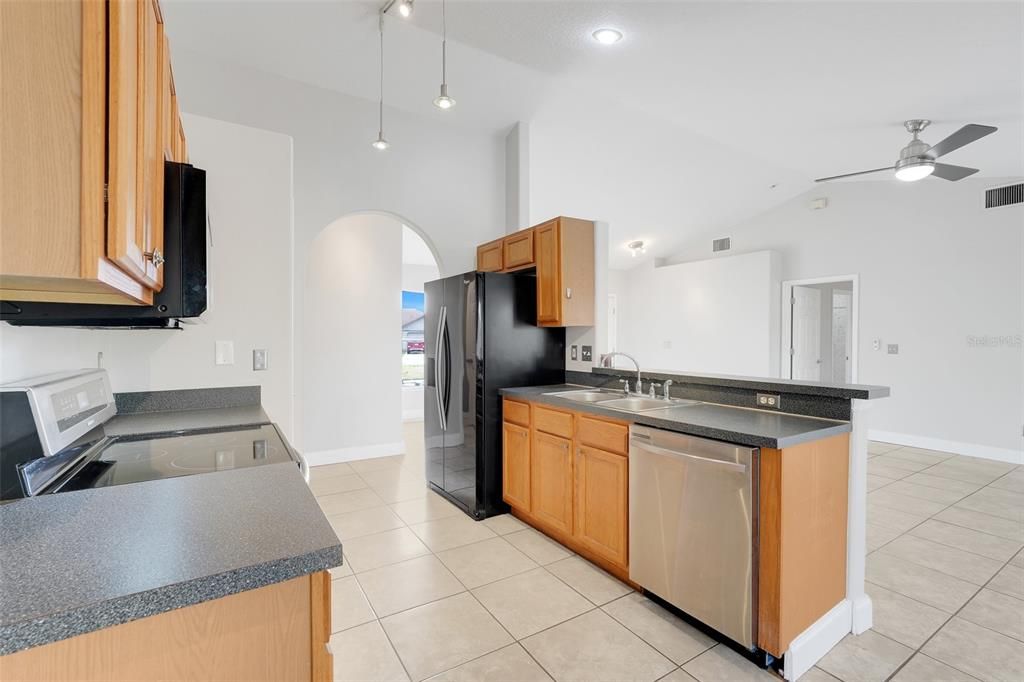 For Sale: $300,000 (3 beds, 2 baths, 1435 Square Feet)