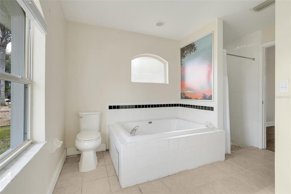 For Sale: $300,000 (3 beds, 2 baths, 1435 Square Feet)