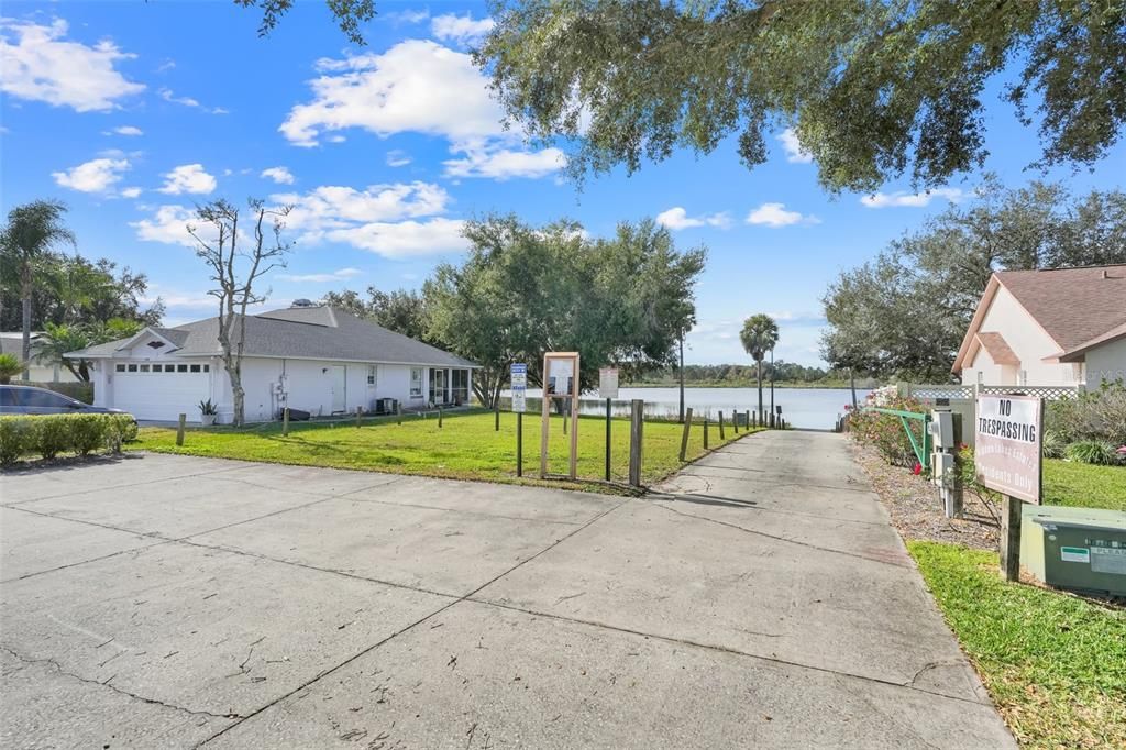 For Sale: $300,000 (3 beds, 2 baths, 1435 Square Feet)