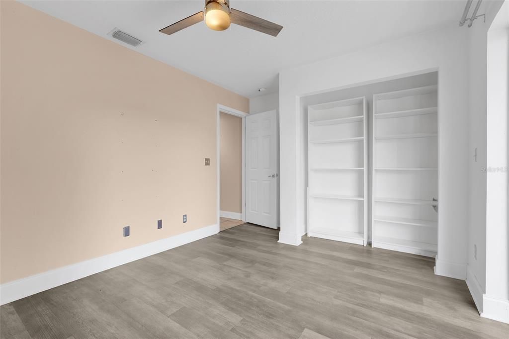 For Sale: $300,000 (3 beds, 2 baths, 1435 Square Feet)