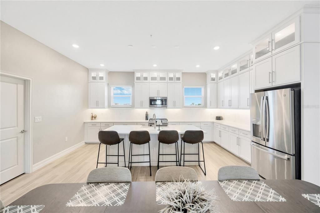 For Rent: $8,500 (4 beds, 3 baths, 2972 Square Feet)