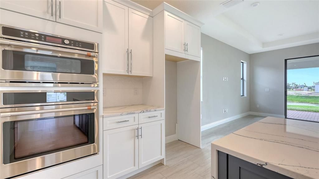 На продажу: $569,990 (3 спален, 3 ванн, 2129 Квадратных фут)