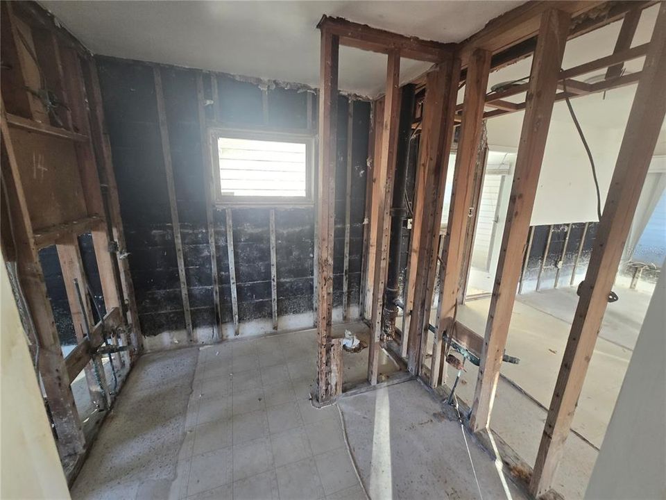 На продажу: $249,000 (2 спален, 1 ванн, 840 Квадратных фут)