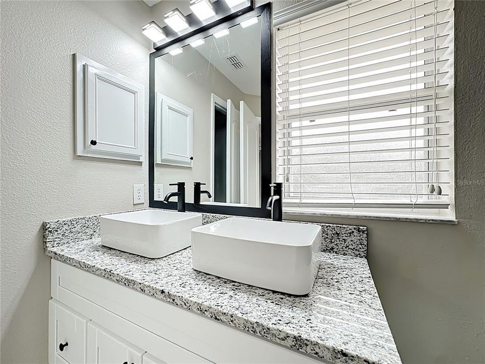 В аренду: $3,500 (5 спален, 3 ванн, 2475 Квадратных фут)