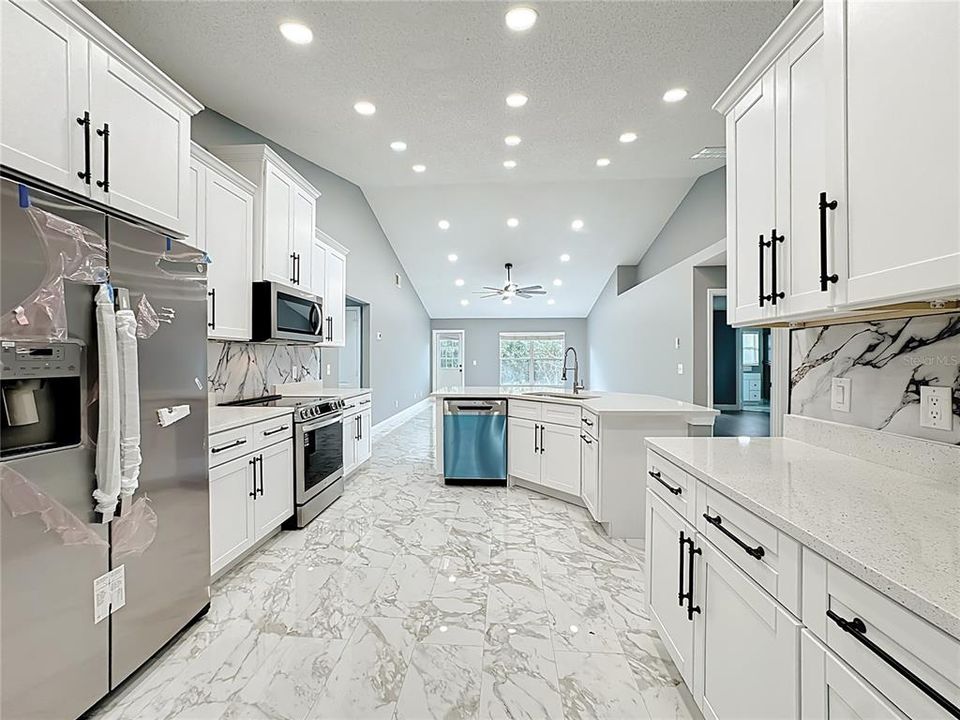 В аренду: $3,500 (5 спален, 3 ванн, 2475 Квадратных фут)