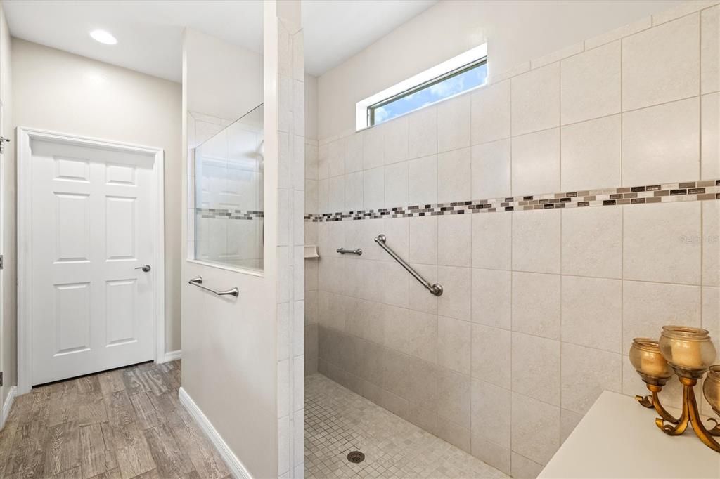 На продажу: $600,000 (4 спален, 2 ванн, 2178 Квадратных фут)