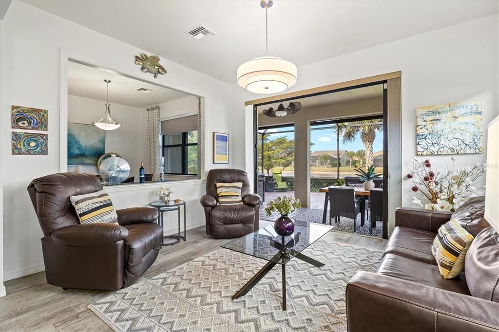 На продажу: $600,000 (4 спален, 2 ванн, 2178 Квадратных фут)