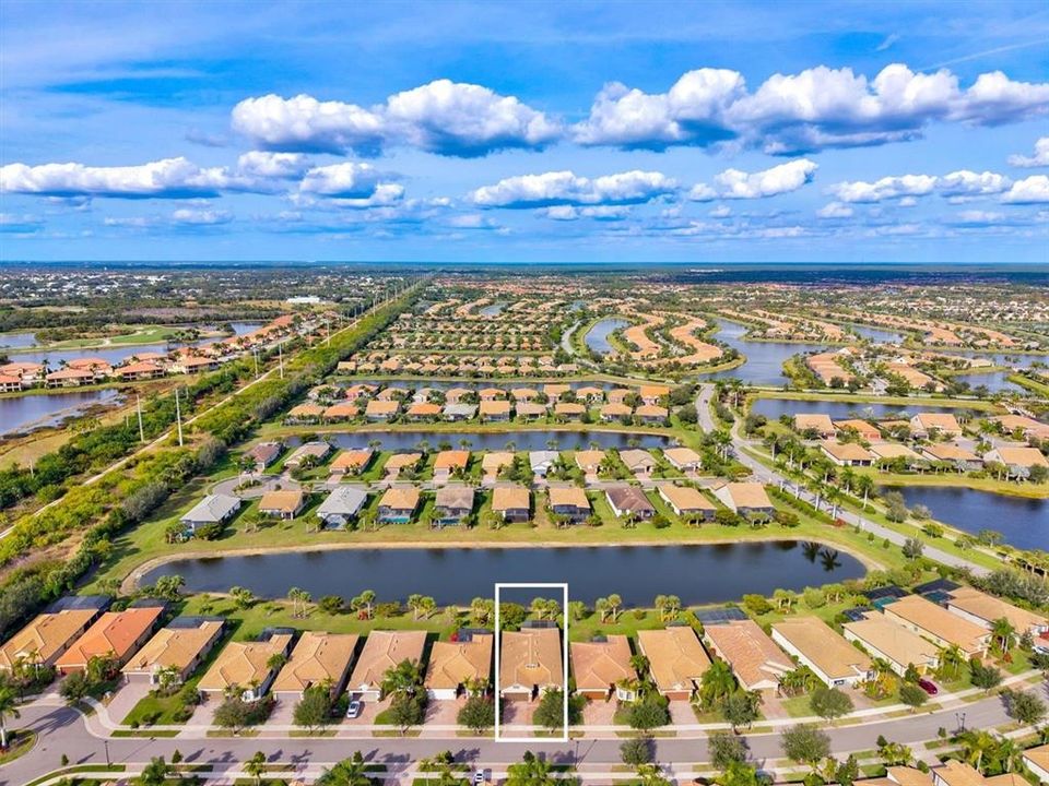 На продажу: $600,000 (4 спален, 2 ванн, 2178 Квадратных фут)