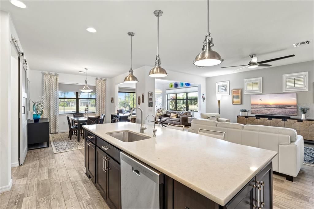 На продажу: $600,000 (4 спален, 2 ванн, 2178 Квадратных фут)