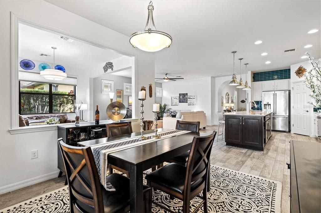 На продажу: $600,000 (4 спален, 2 ванн, 2178 Квадратных фут)