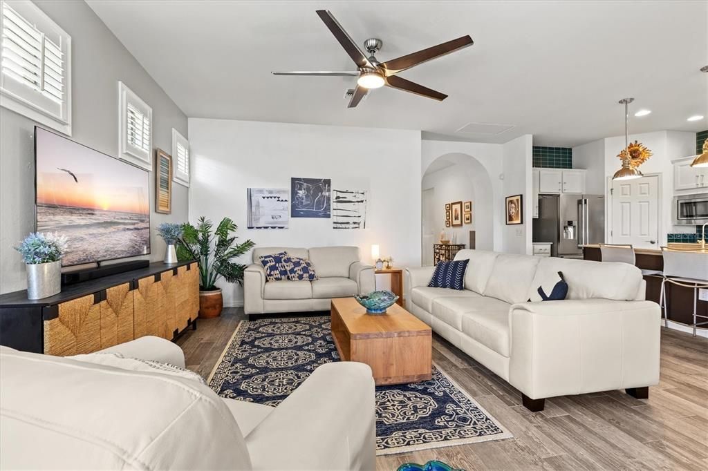 На продажу: $600,000 (4 спален, 2 ванн, 2178 Квадратных фут)