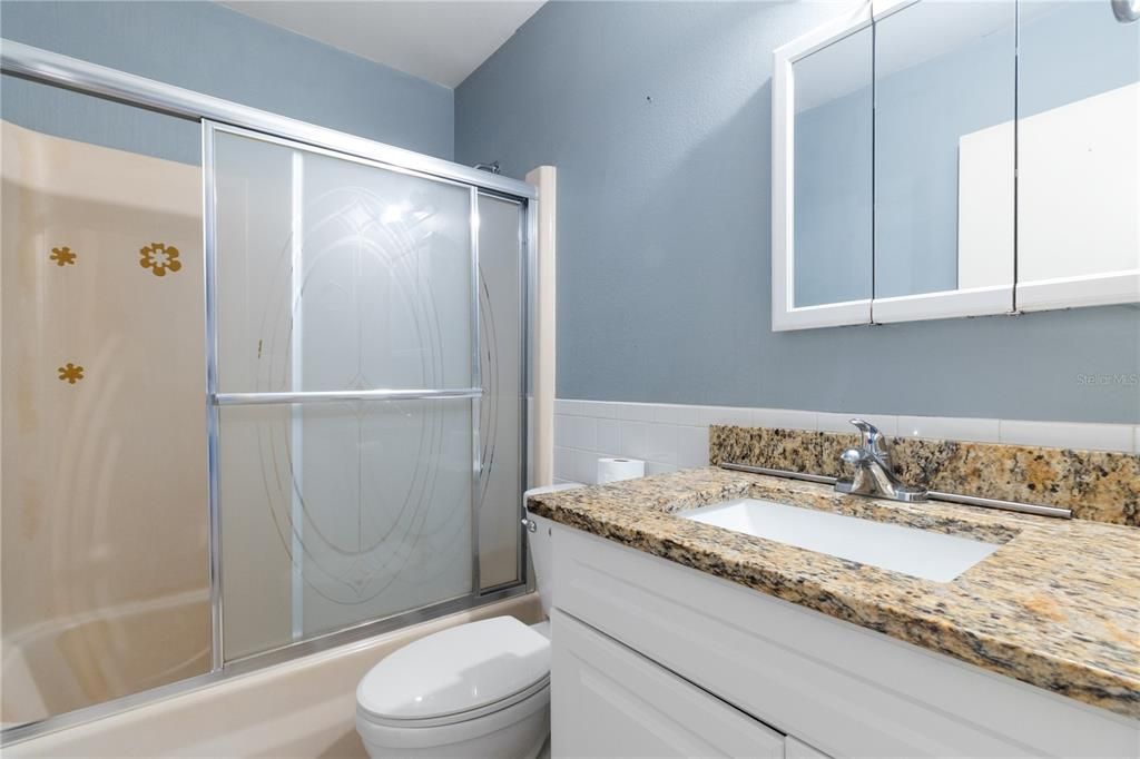 出租: $1,900 (3 贝兹, 2 浴室, 1209 平方英尺)