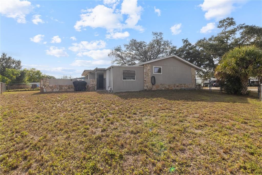 出租: $1,900 (3 贝兹, 2 浴室, 1209 平方英尺)