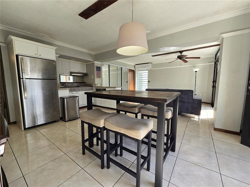 出租: $1,850 (1 贝兹, 1 浴室, 650 平方英尺)