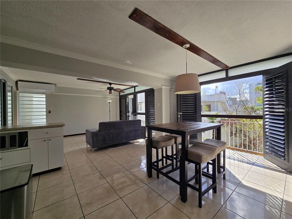 出租: $1,850 (1 贝兹, 1 浴室, 650 平方英尺)