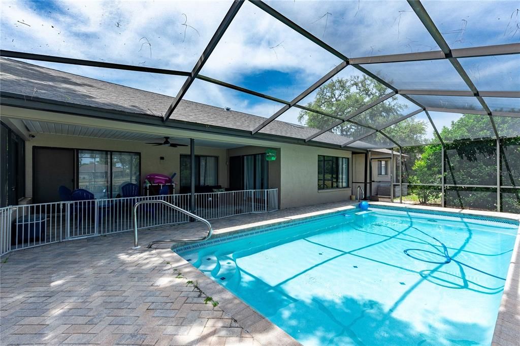 待售: $385,000 (3 贝兹, 2 浴室, 1920 平方英尺)