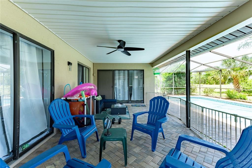 待售: $385,000 (3 贝兹, 2 浴室, 1920 平方英尺)