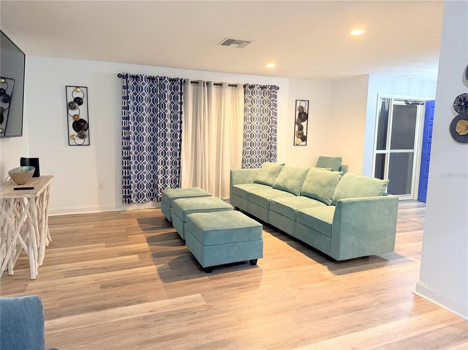 待售: $385,000 (3 贝兹, 2 浴室, 1920 平方英尺)